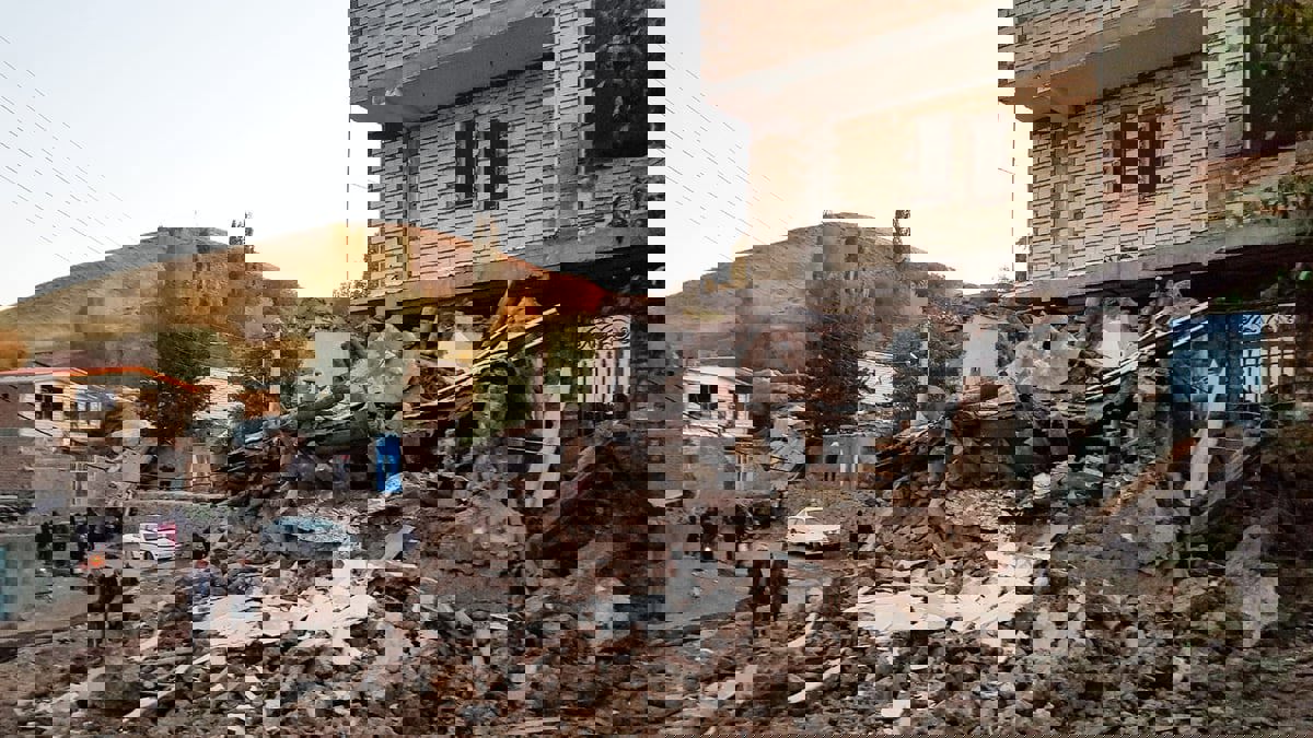 زلزال بقوة 5.7 درجة يضرب جنوب غرب إيران