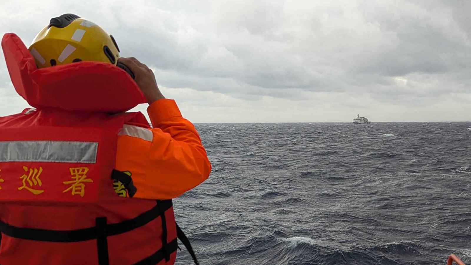 تايوان ترصد إرسال الصين عشرات القطع العسكرية حول الجزيرة‎