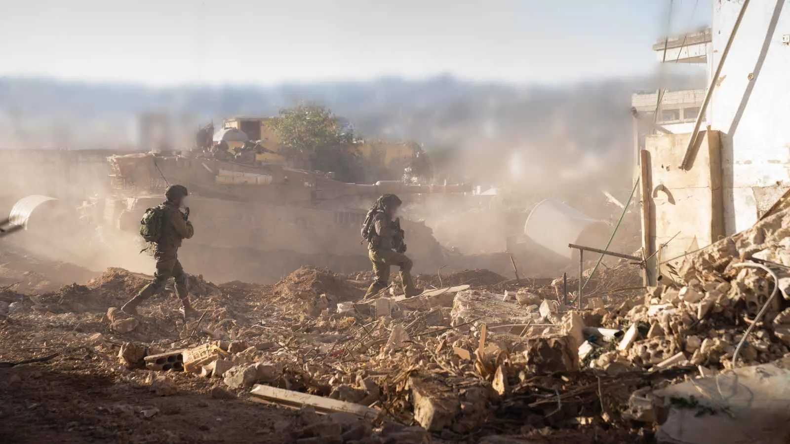 إسرائيل تبدأ التجهيز لإقامة "منطقة عازلة" داخل الأراضي اللبنانية