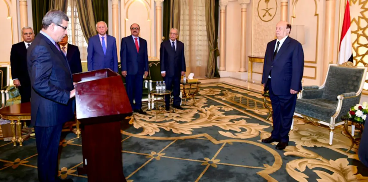 هادي يجري حركة تعيينات في سفارات يمنية شاغرة منذ 5 سنوات (صور)