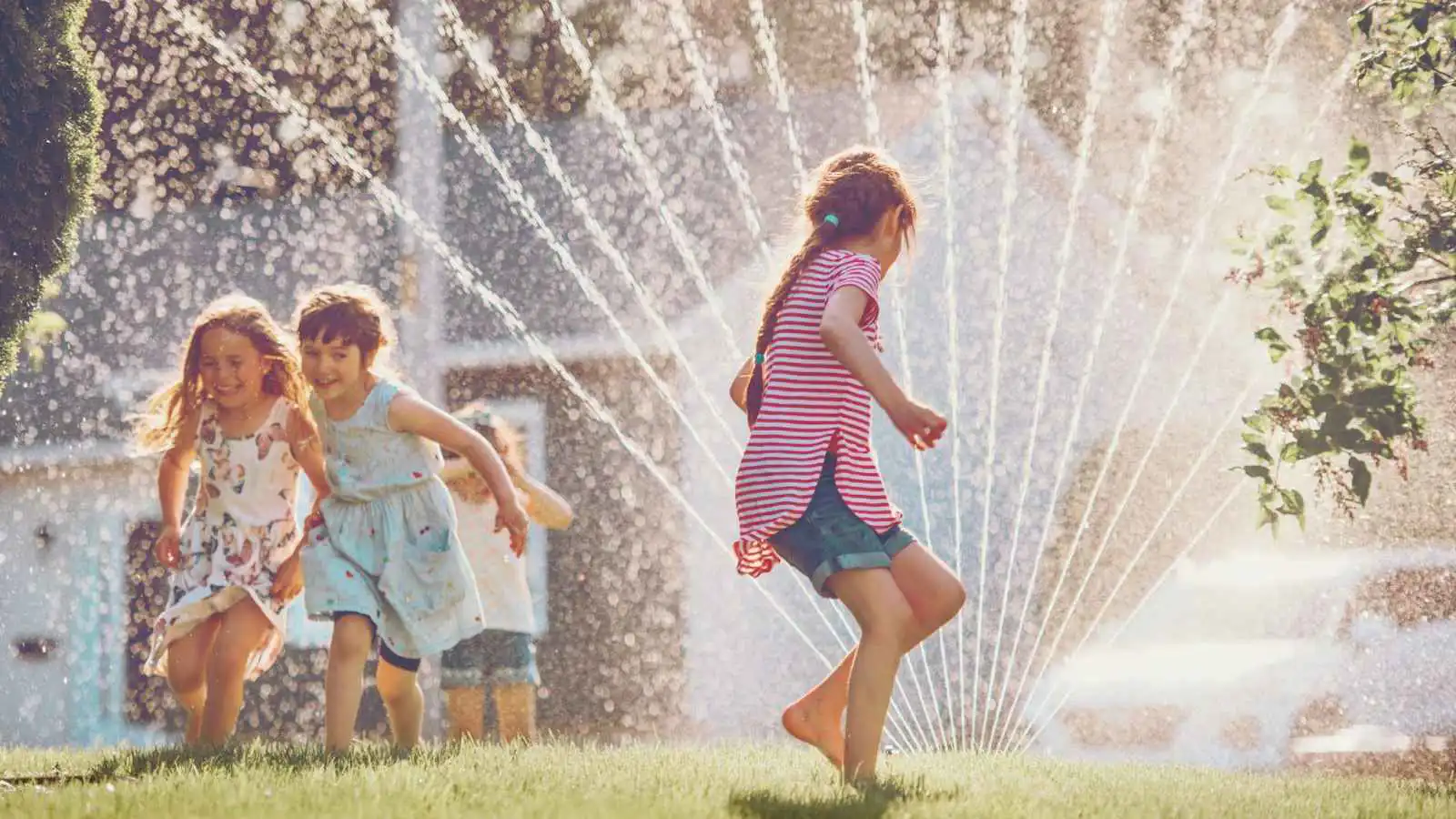 في حرّ الصيف.. كيف تحمي طفلك من الجفاف؟