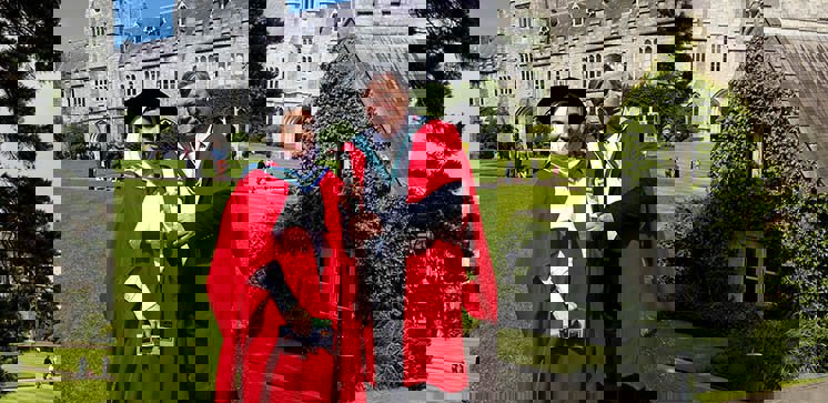 "أبل" تعين الأكاديمية السعودية الشابة أسيل الخليوي في منصب قيادي