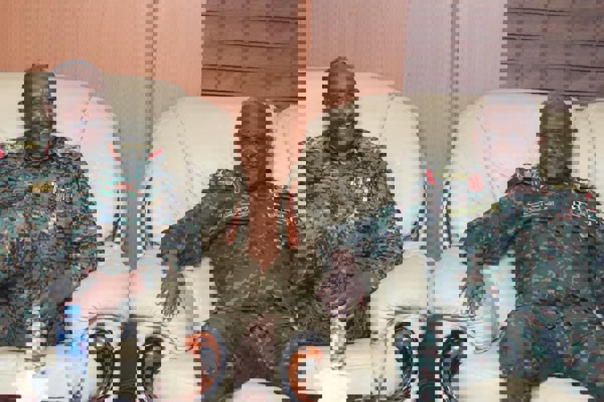 مصادر لـ"إرم نيوز": "الإخوان" وعدوا "العطا" بقيادة الجيش بعد الإطاحة بـ"البرهان"