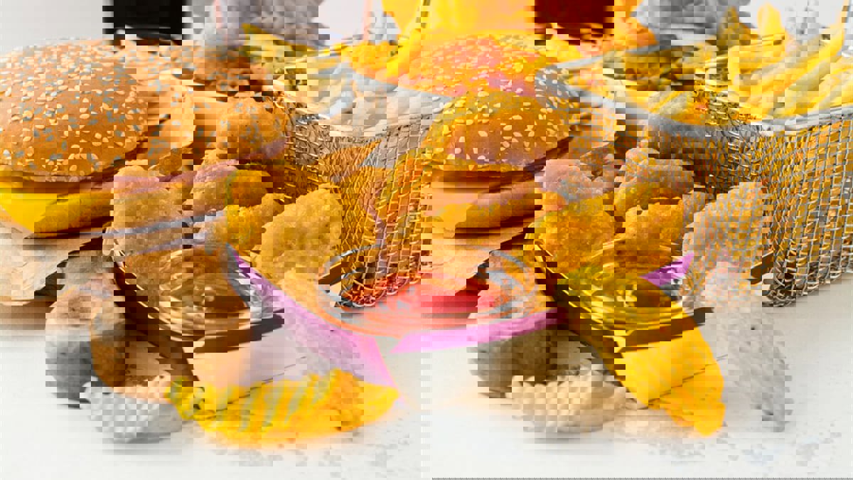 دراسة بريطانية: الدهون المشبعة تسبب جلطات الدم والنوبات القلبية