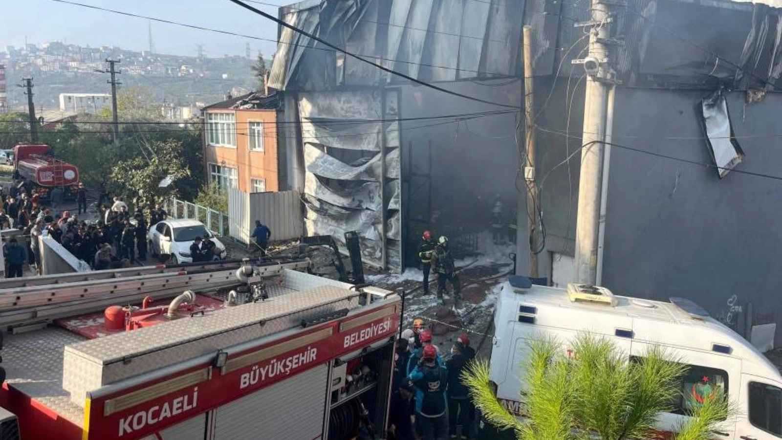 التحقيقات تكشف تفاصيل مثيرة حول انفجار مستودع عطور في تركيا