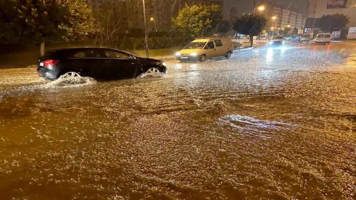 المغرب.. 4 ضحايا ومفقود جراء سيول جرفت أسرة في تطوان