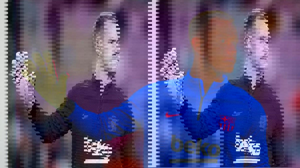 الكشف عن تفاصيل العقد الجديد للحارس تير شتيغن مع نادي برشلونة