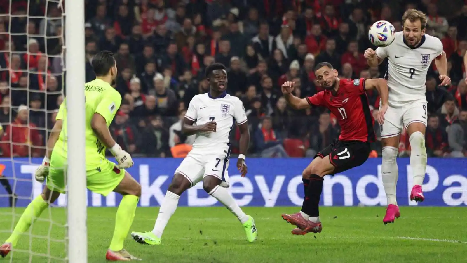 منتخب فرنسا يختتم تصفيات كأس العالم بعبور أذربيجان.. وفوز إنجلترا وصربيا (فيديو)