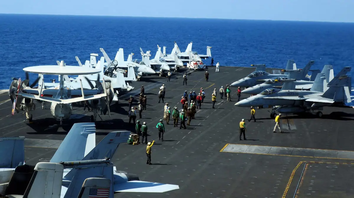 إيران: إرسال أمريكا حاملة طائرات وقاذفات للشرق الأوسط "حرب نفسية"