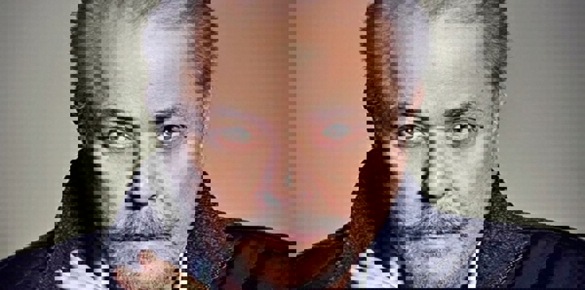 بعد شائعة وفاته.. "الساحر" محمود عبد العزيز من عالم "النحل" إلى مملكة الفن