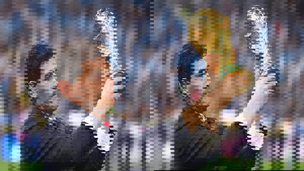 بعد تتويج ميسي.. إيكر كاسياس ينتقد جوائز الفيفا "ذا بيست" (صورة) 