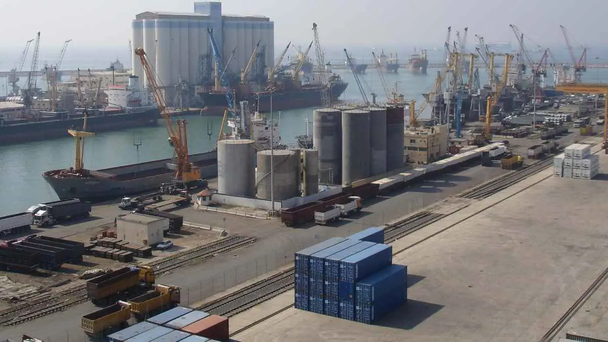 تحذيرات من "غضب روسي".. حكومة الشرع تلغي عقد استثمار مرفأ طرطوس