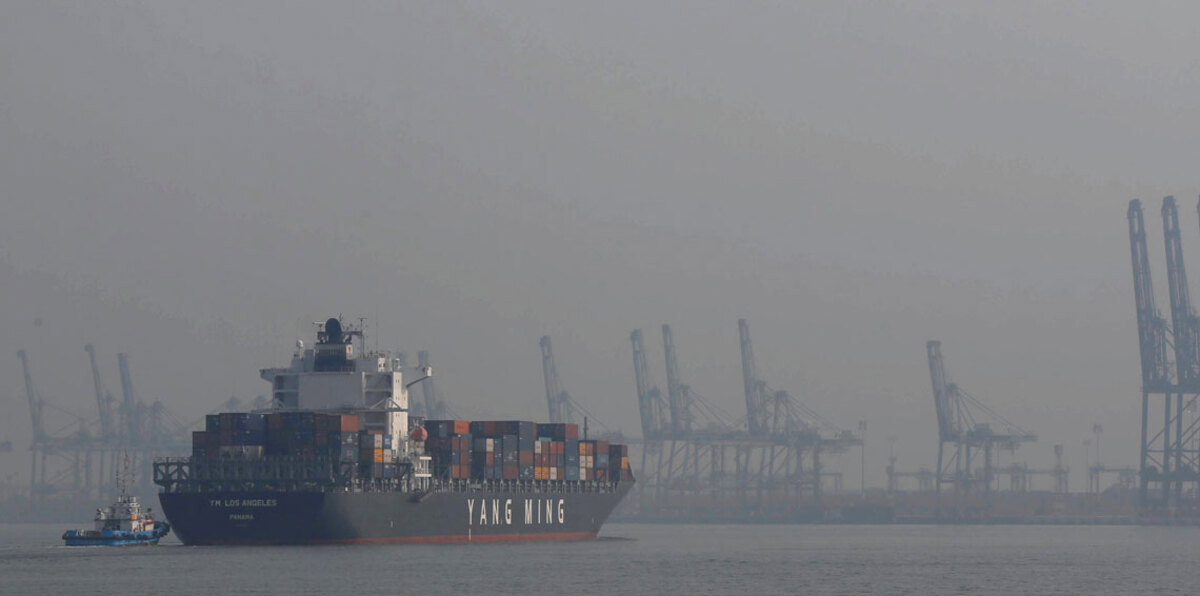 غواصة صينية ترسو في ميناء ماليزي تزيد القلق من مساعي بكين التوسعية