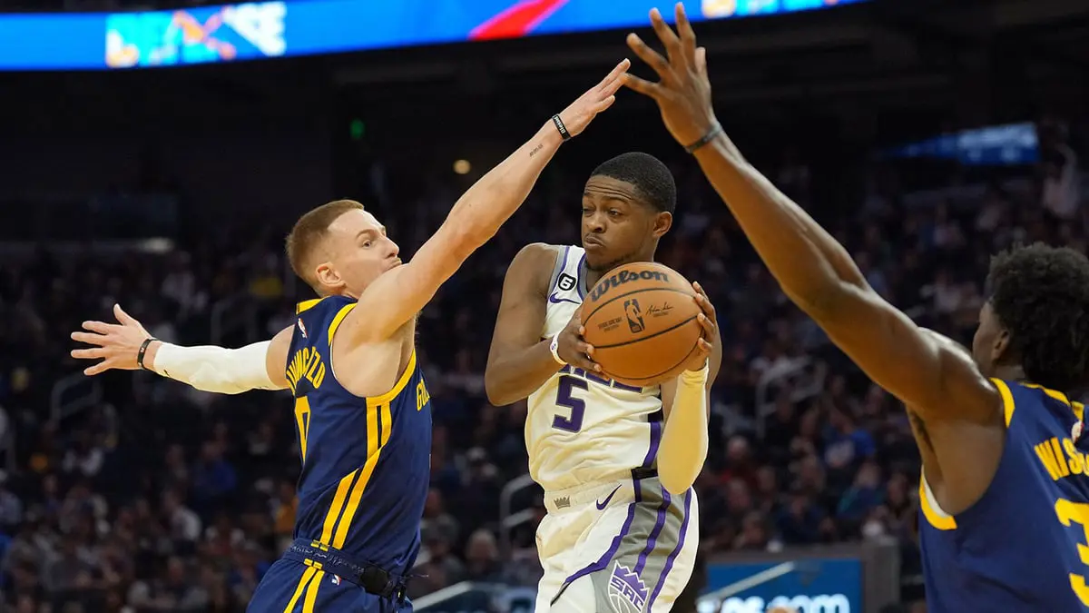 NBA.. ستيفن كري يقود وريورز للفوز على كينجس بدوري السلة الأمريكي