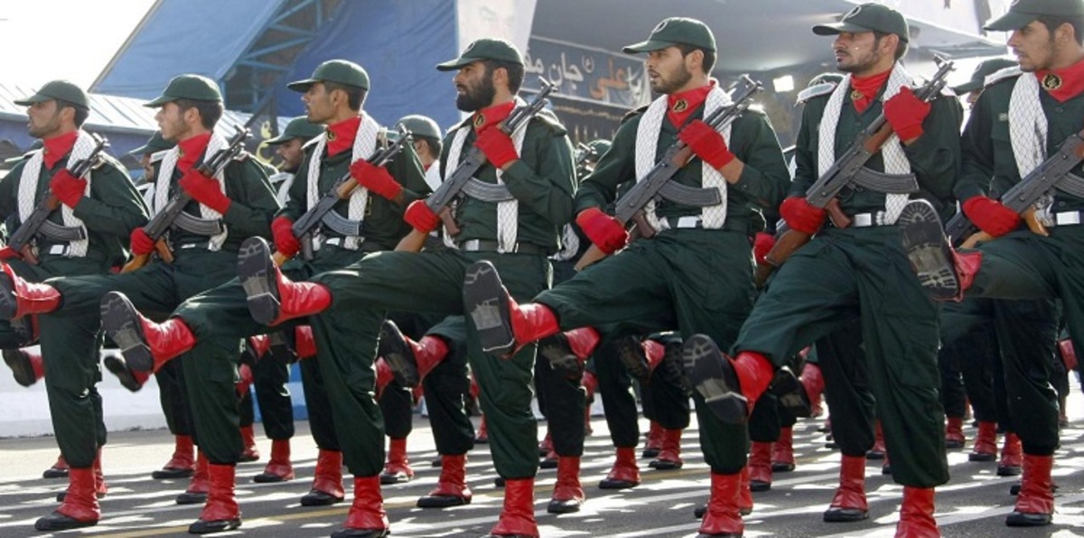 الحرس الثوري الإيراني يعتقل ناشطًا انتقد وجوده في سوريا