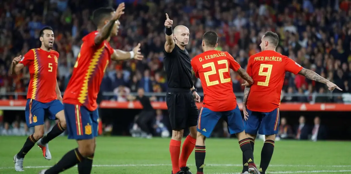 ماذا قالت صحف إسبانيا عن الخسارة الثقيلة أمام إنجلترا؟