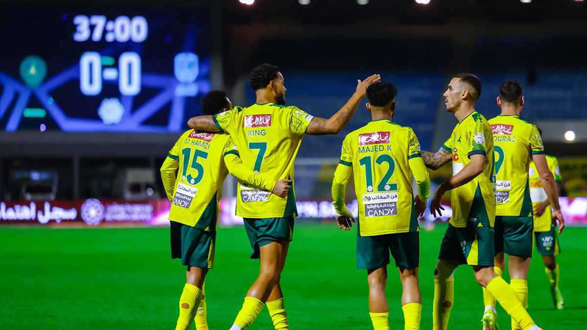 جهاز مزروع في القلب.. مفاجأة مدوية حول جوشوا كينغ المطلوب في الهلال 