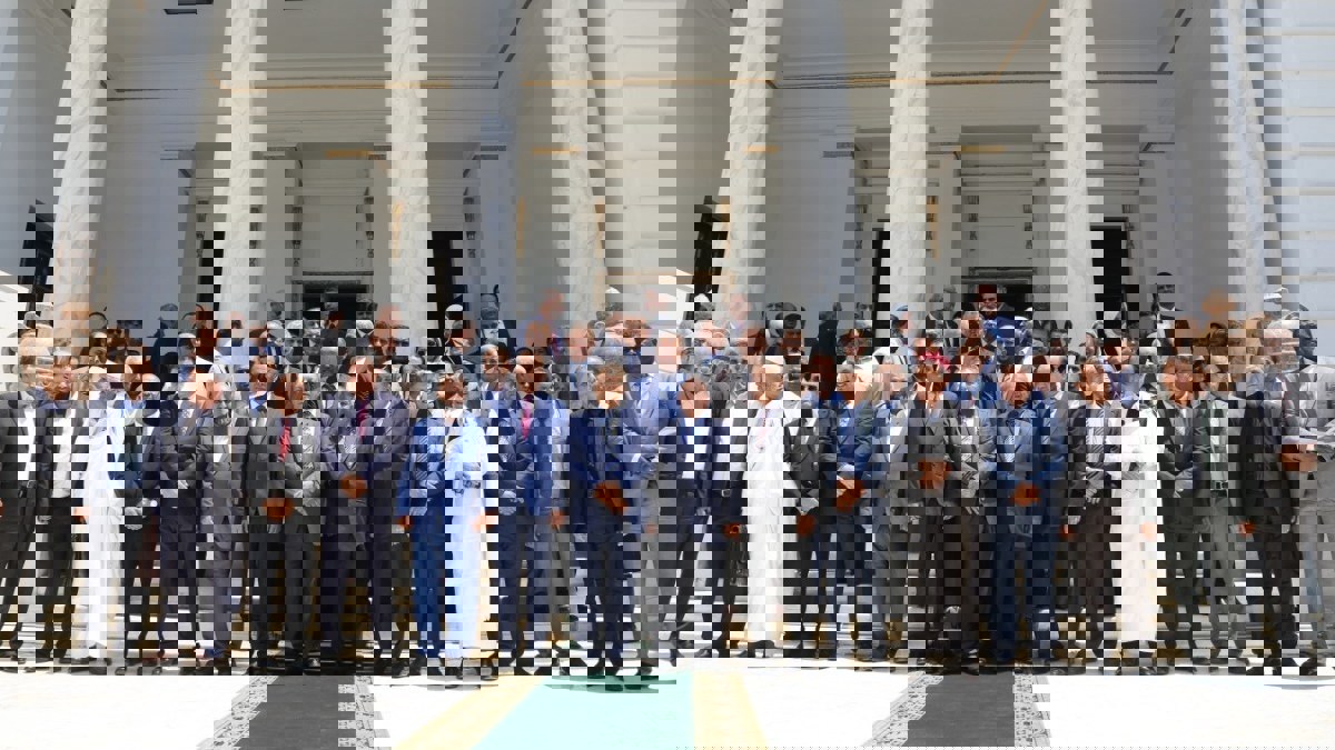 نواب ليبيا يتفقون في القاهرة على الإعداد لتشكيل حكومة جديدة