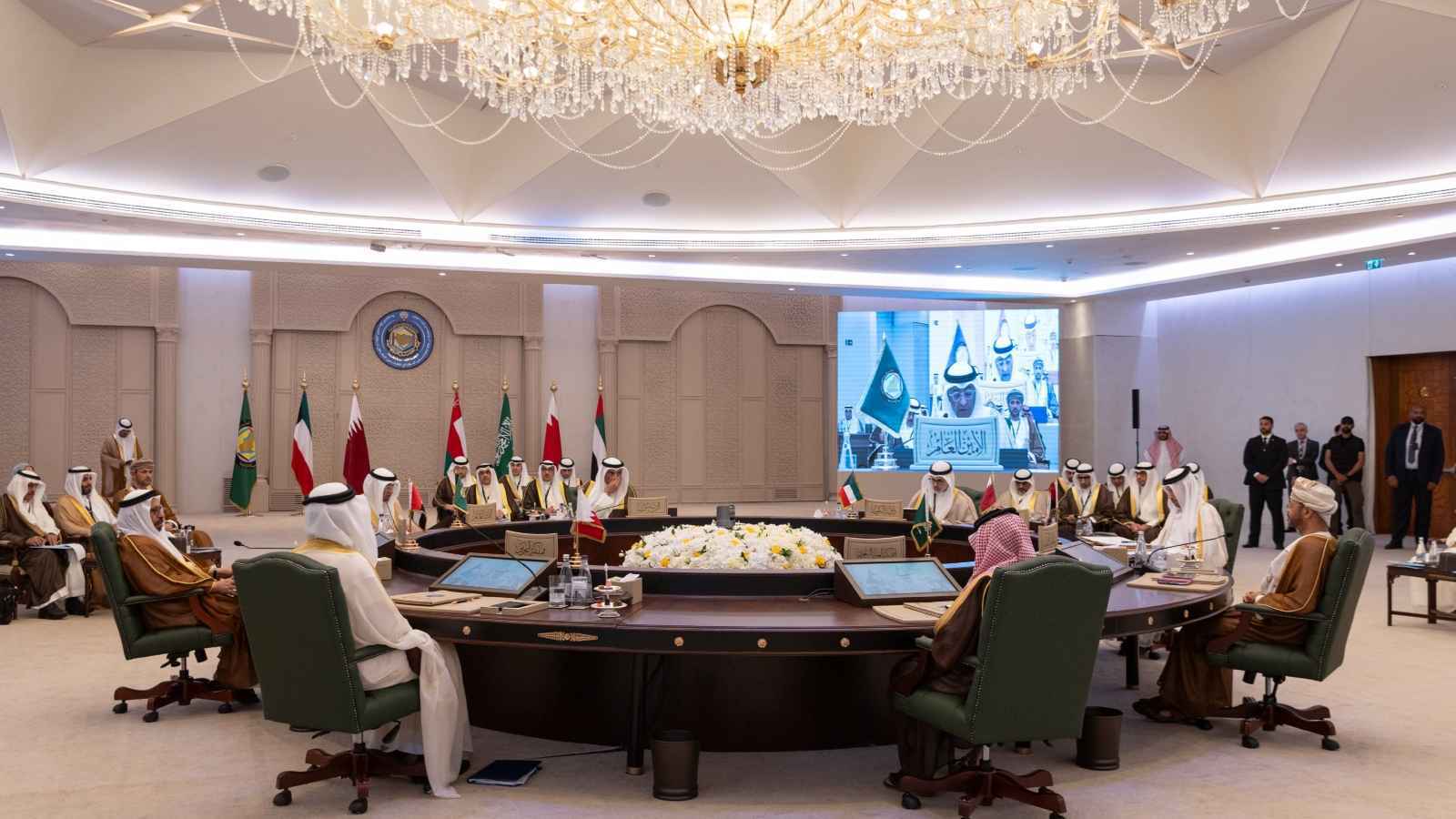 وزير خارجية الكويت يدعو إلى تحرك عاجل لوقف حرب غزة