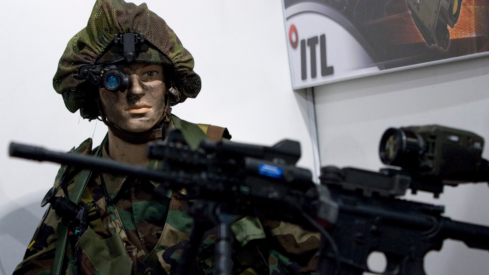 "هآرتس": جسر جوي "سري" لنقل الأسلحة من صربيا إلى إسرائيل