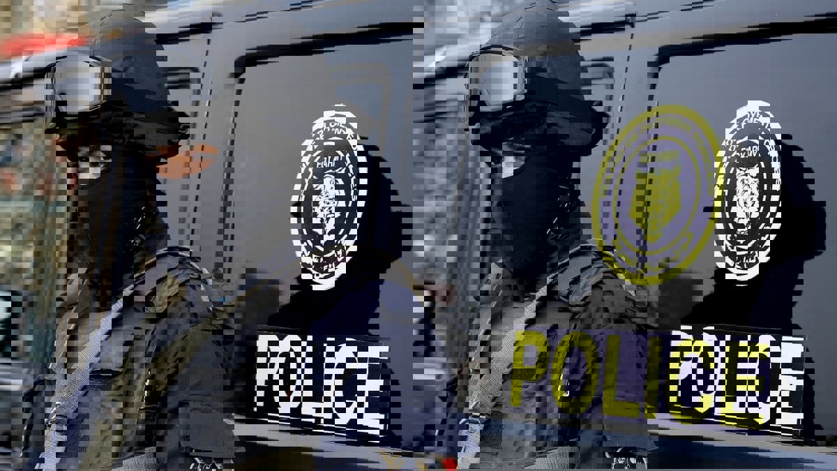 مصر.. القبض على عروسين ليلة الدخلة لتنقيبهما عن الآثار داخل شقة الزوجية