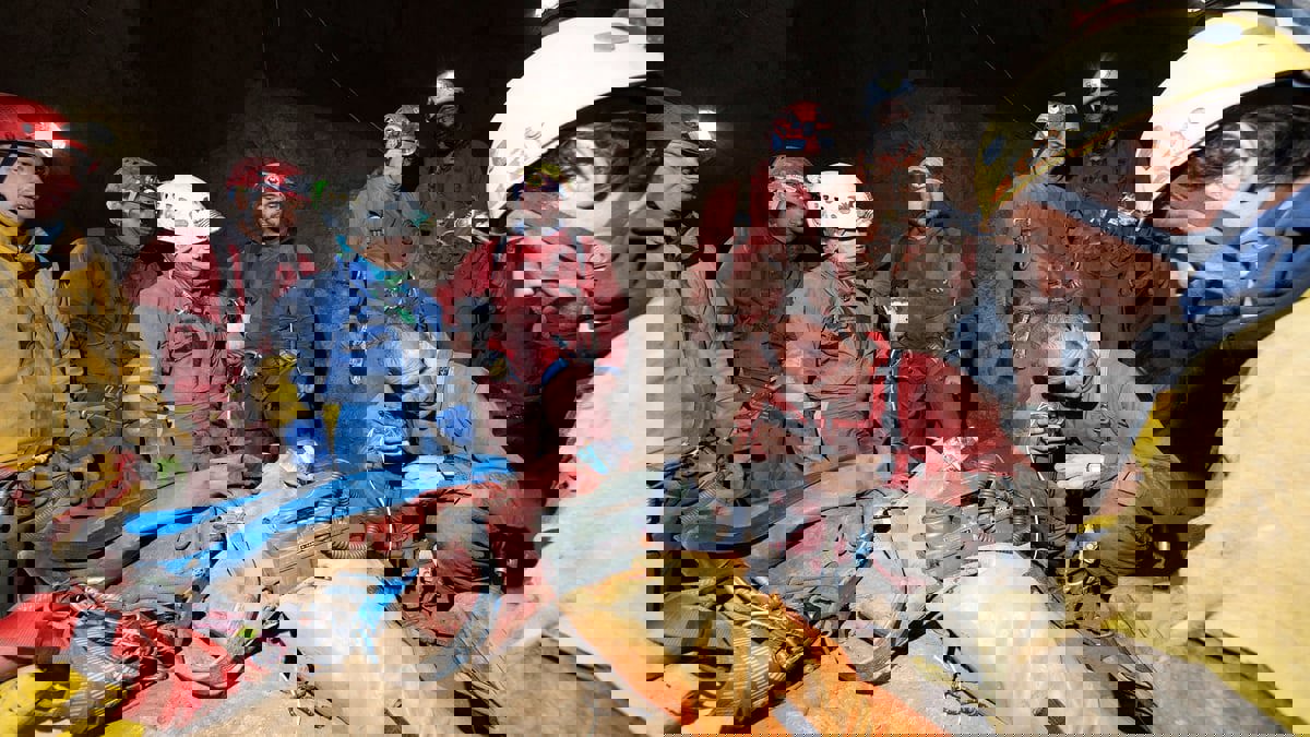 حاكم إقليم مرسين: مستكشف الكهوف الأمريكي المحاصر سيخرج خلال أيام