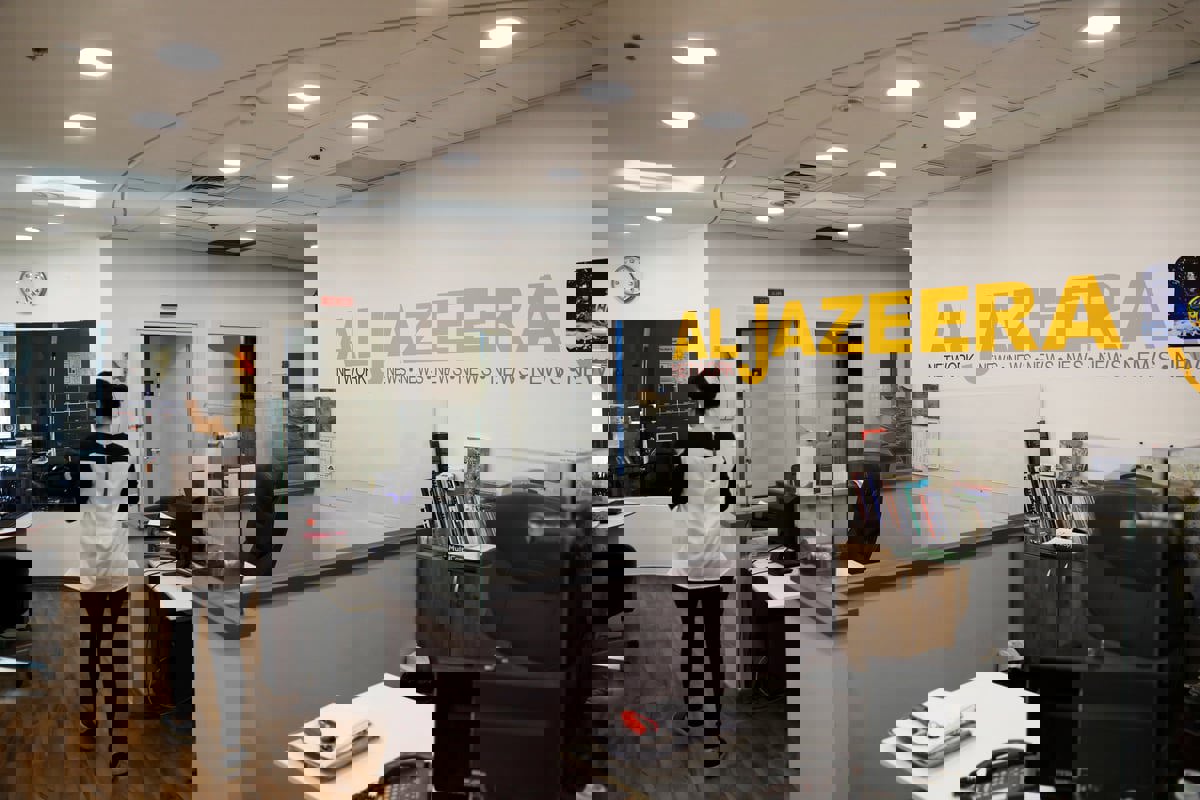 الشرطة الإسرائيلية تداهم مكتب قناة الجزيرة في القدس