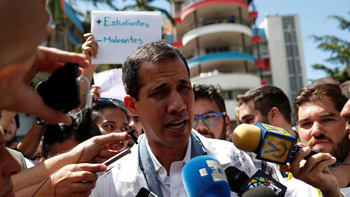 غوايدو: التدخل العسكري لا يُستدعى عبر الهاتف