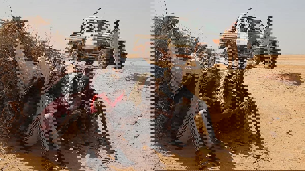  ليبيا تنتشل 5 جثث لمهاجرين أفارقة جنوب الصحراء قرب الحدود مع تونس