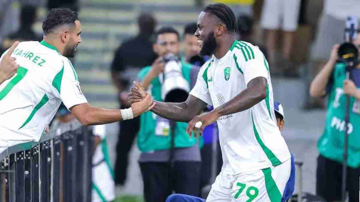 محرز وكيسيه يفضحان أزمة الأهلي السعودي