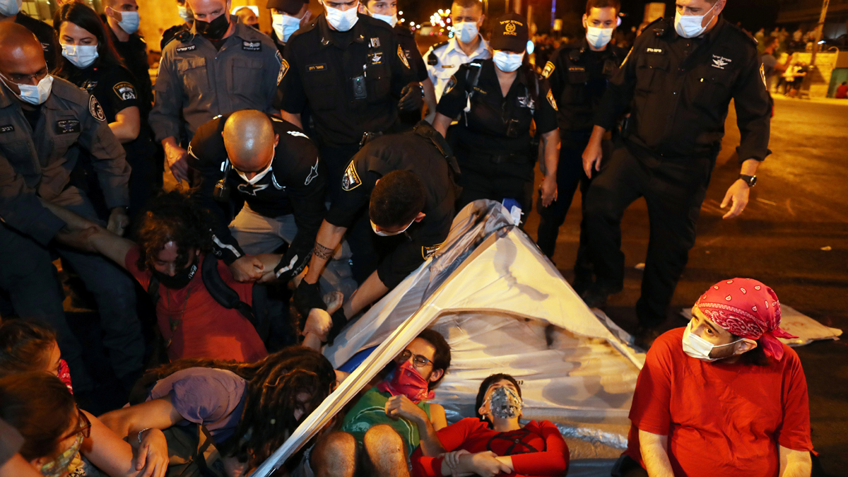 تظاهرة ضد نتنياهو في القدس هي الأولى بعد إعادة الإغلاق