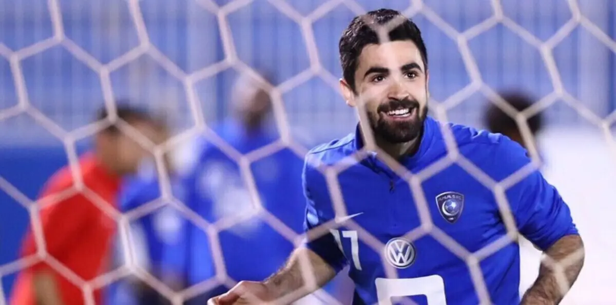 الوحدة الإماراتي يقدم عرضًا ضخمًا لضم عمر خريبين