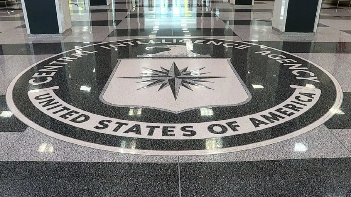 "التايمز":  الاستخبارات الأمريكية جندت عالم أسلحة كيميائية سوريا 14 عاما