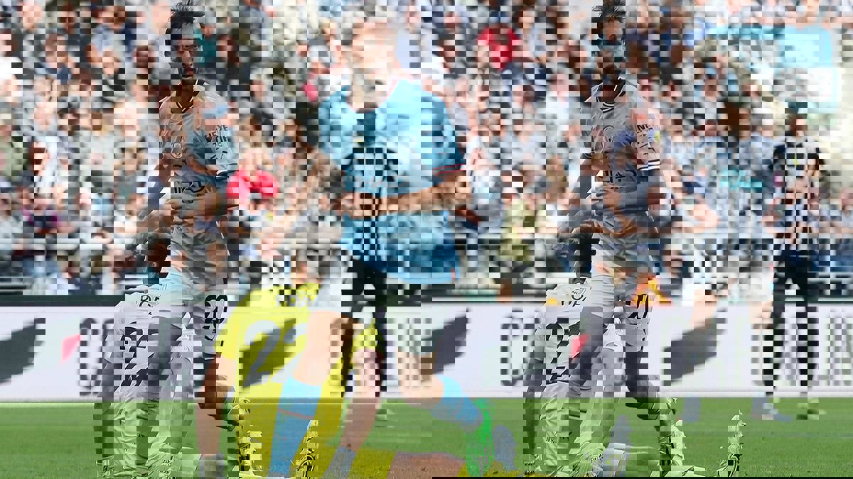 برناردو سيلفا يكشف مصير عرض برشلونة ومستقبله مع مانشستر سيتي