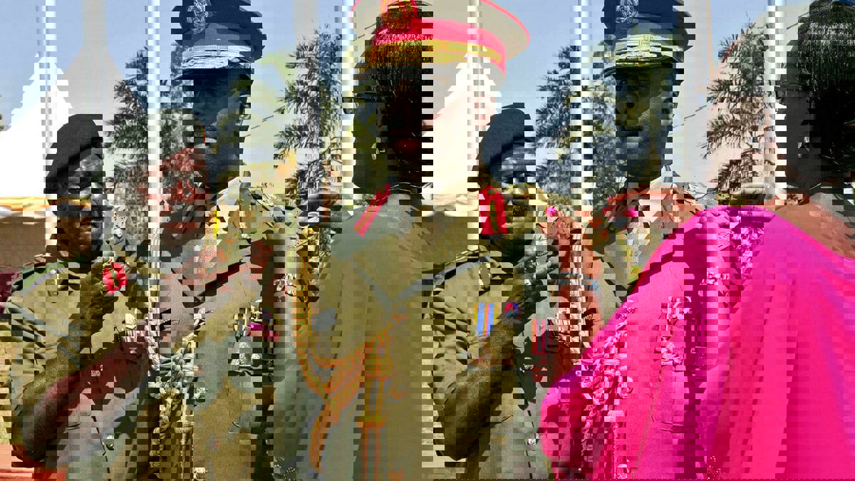 "الجنرال تويتر".. هل يستولي نجل الرئيس الأوغندي موسيفيني على العرش؟