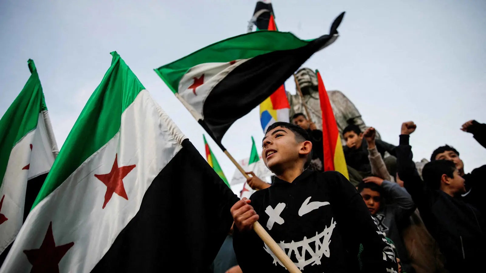 الأقليات في سوريا.. مفتاح "إعادة الإعمار" بعد الأسد