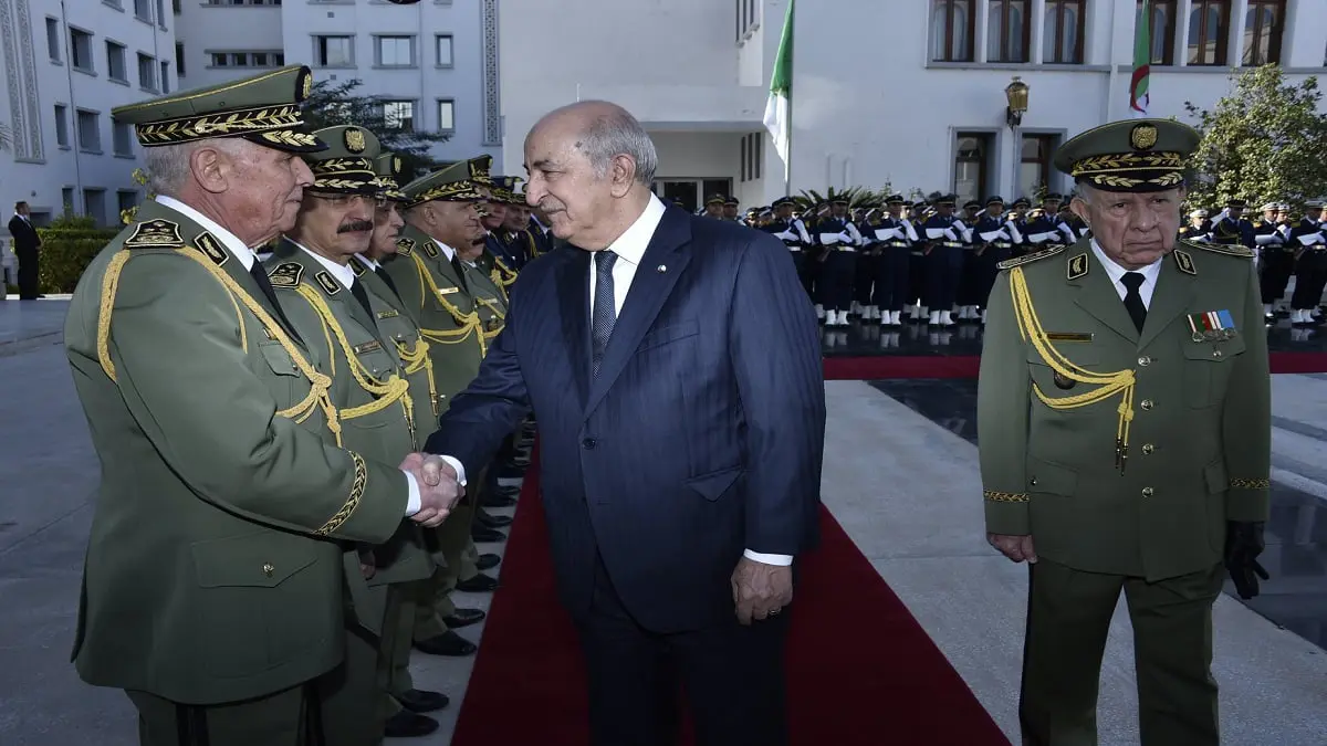 تقرير: تبون يقود "ثورة صامتة" لتفكيك شبكات قايد صالح في الجيش الجزائري