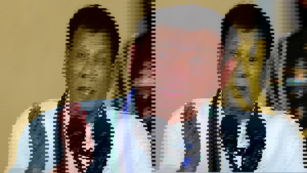 رئيس الفلبين يظهر "غير مرتب" والمتحدّث باسمه يقول إن رائحته منعشة (صورة)