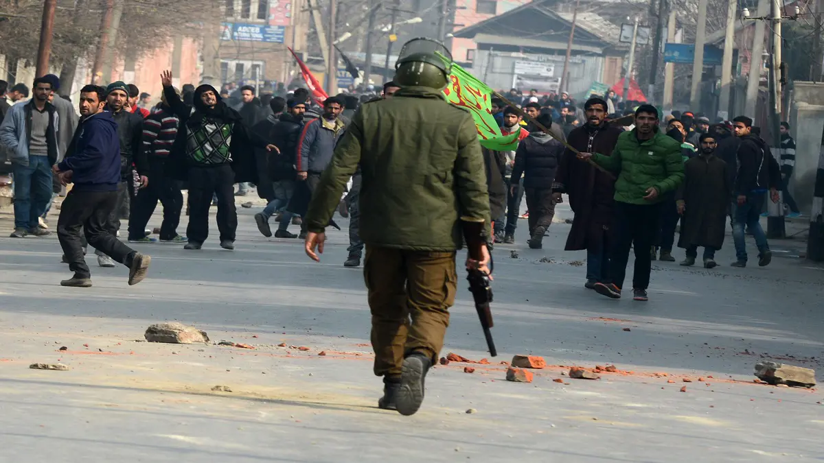 إيران.. مطالبات بالإفراج عن عالم دين سني اعتقل لانتقاده قمع الاحتجاجات