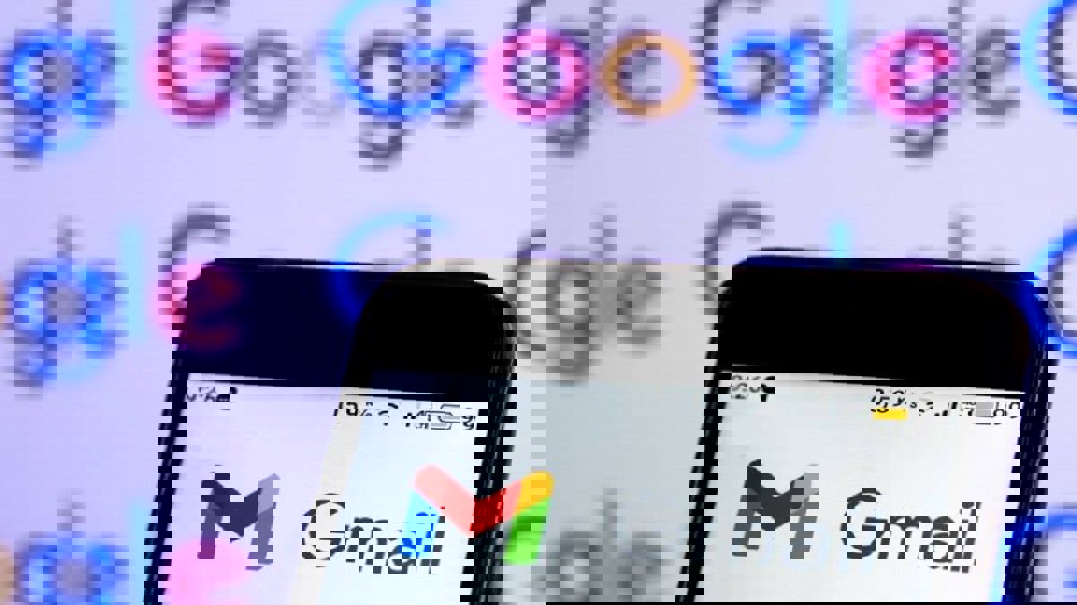 تحذيرات أمنية من استخدام تطبيق Gmail على "آيفون"