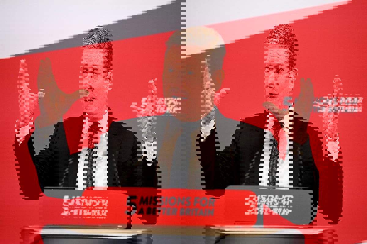 ستارمر يستعيد السيطرة على "العمال البريطاني" عبر تحييد اليسار الراديكالي