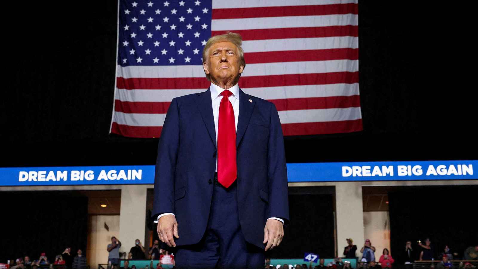 بعد انسحاب "وزير العدل".. ترامب في مواجهة "شيوخ واشنطن"