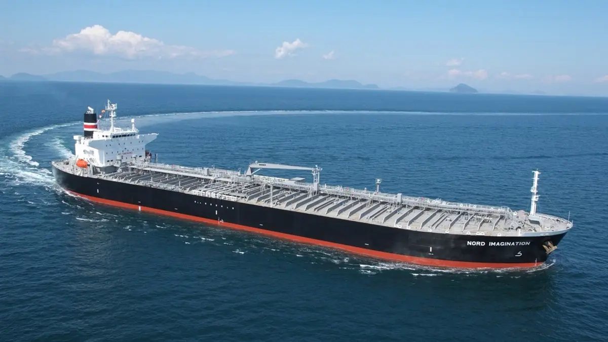 إيران تكشف حقيقة تسرب النفط من سفينتها بميناء جدة السعودي