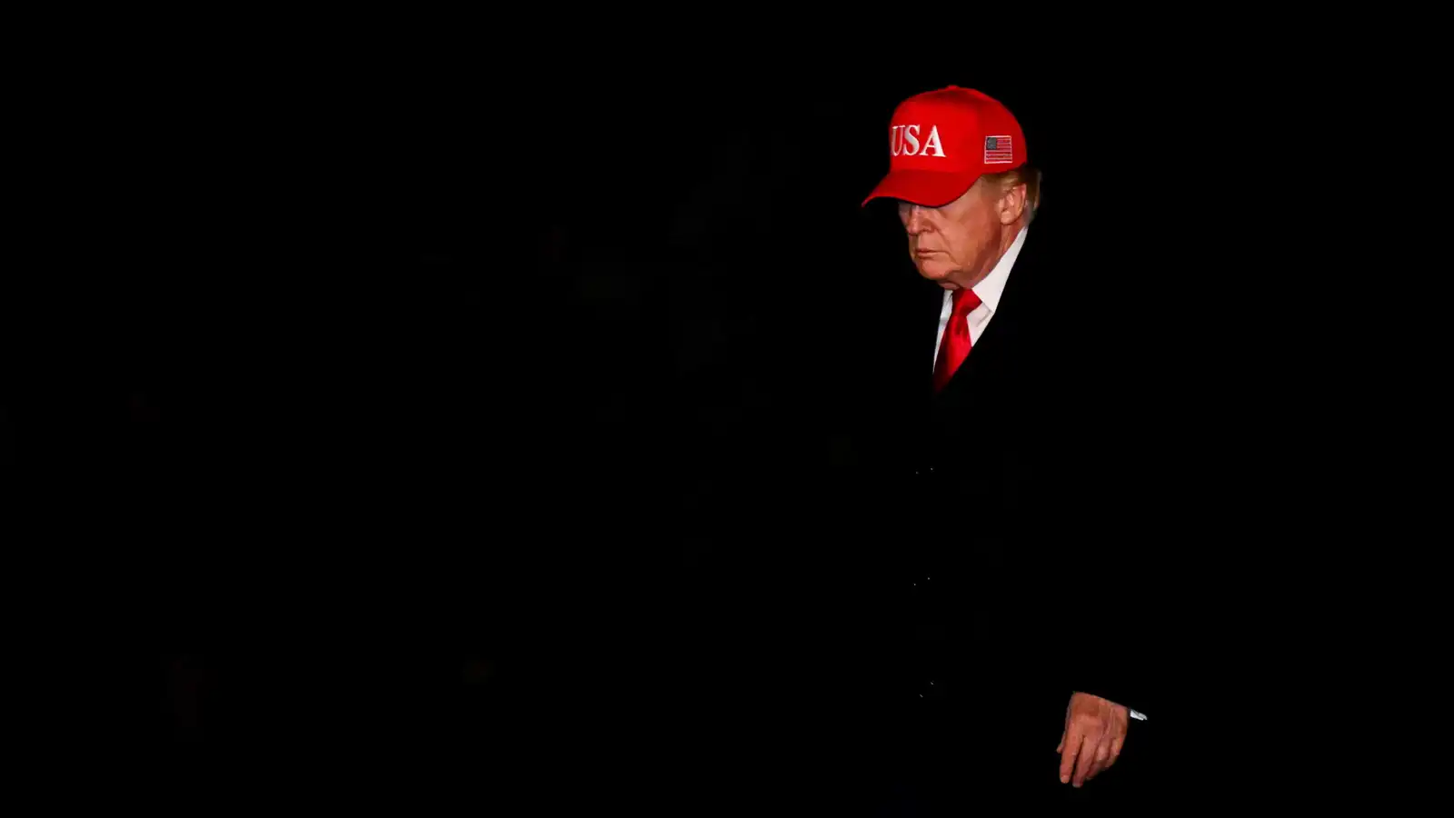 "النصر المؤزر".. ما أوراق الضغط "الحاسمة" بيد ترامب ضد طهران؟