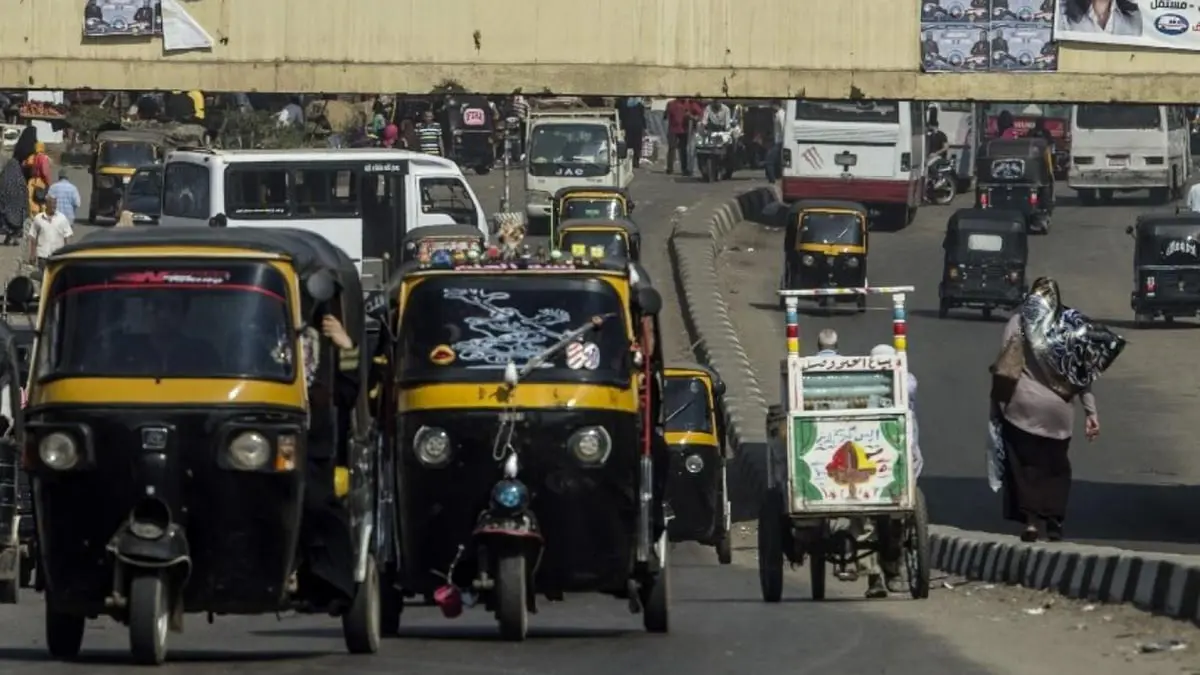 رسميا.. مصر تمنع استيراد مكونات "التوك توك"
