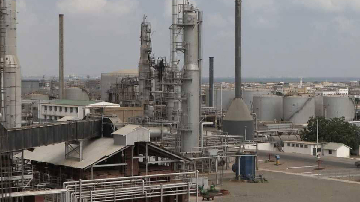 العثور على مخزن أسلحة بالقرب من مصفاة عدن (صور)