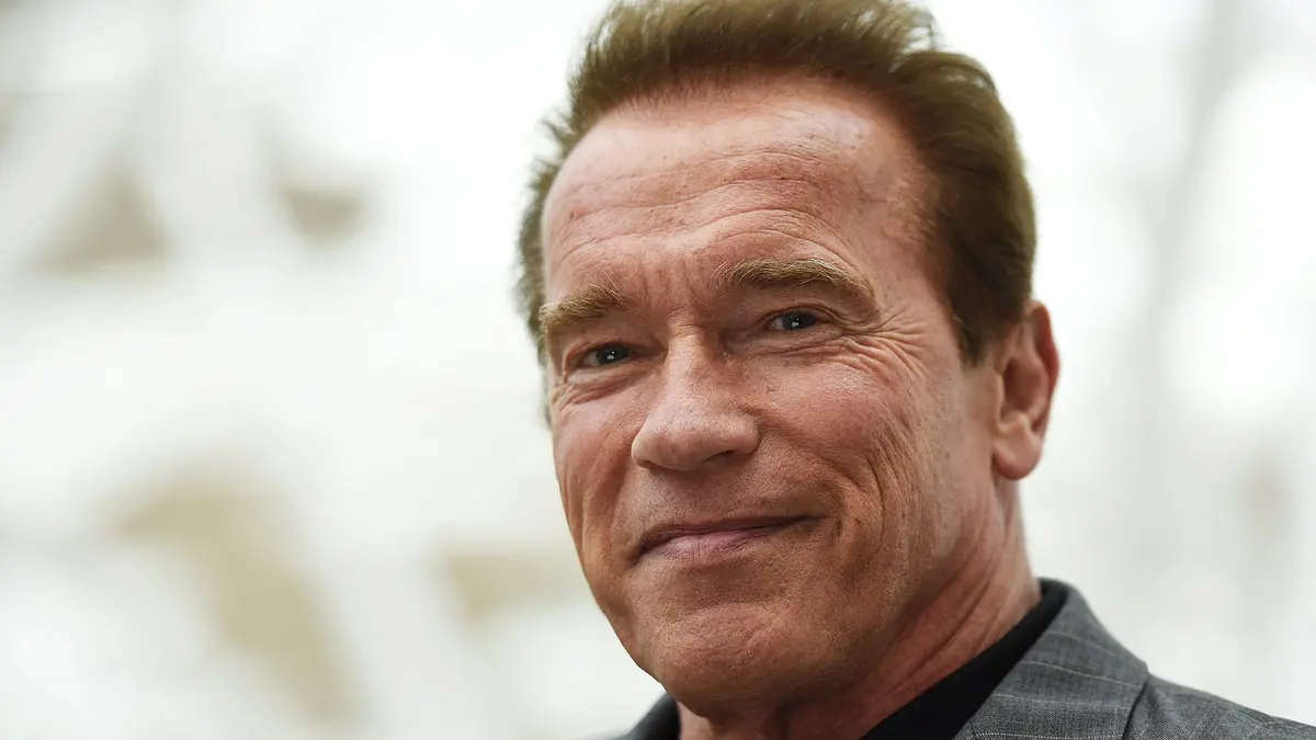 أرنولد يطالب شركة روسية بـ 10 ملايين دولار بسبب استخدامها "روبوتا" يشبهه