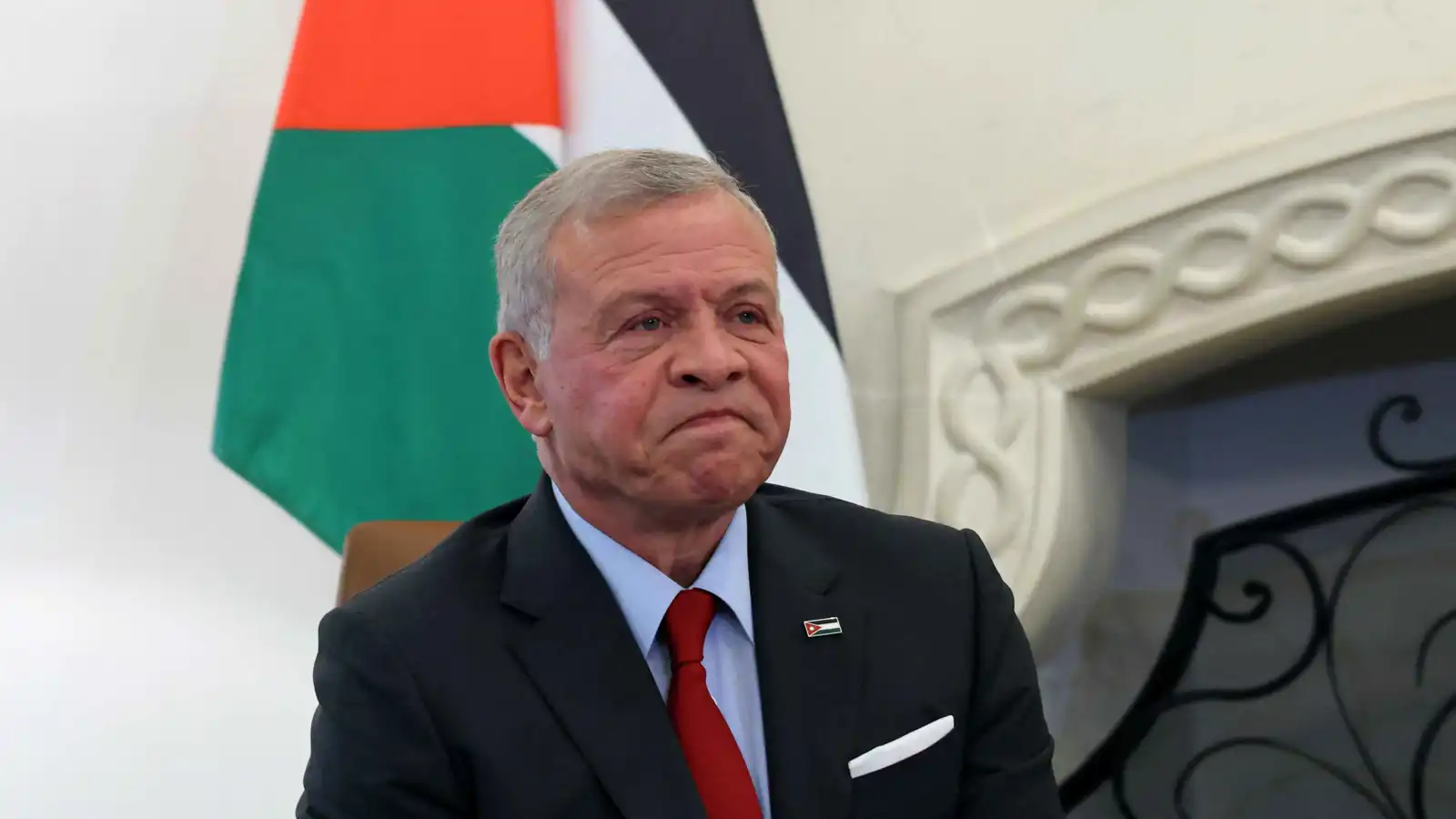 خلال لقاء والتز.. ملك الأردن يدعو إلى الالتزام باتفاق غزة