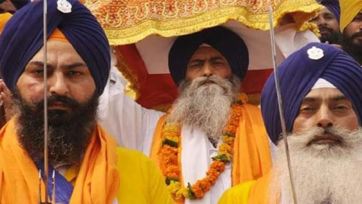 انفراجة بجوّ متوتر.. إسلام آباد تسمح لهنود بزيارة معبد للسيخ داخل باكستان