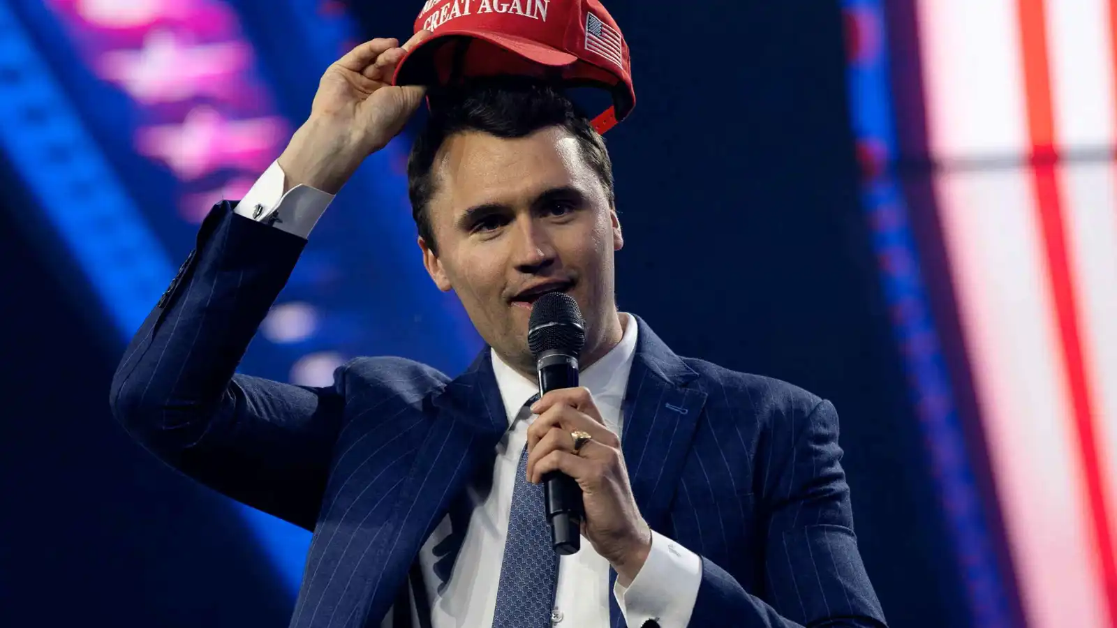 اغتيال تشارلي كيرك يُشعل الجدل حول العنف السياسي في أمريكا